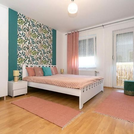 Welcome Apartman Subotica Buitenkant foto