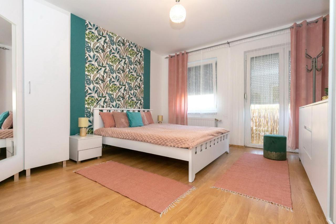 Welcome Apartman Subotica Buitenkant foto