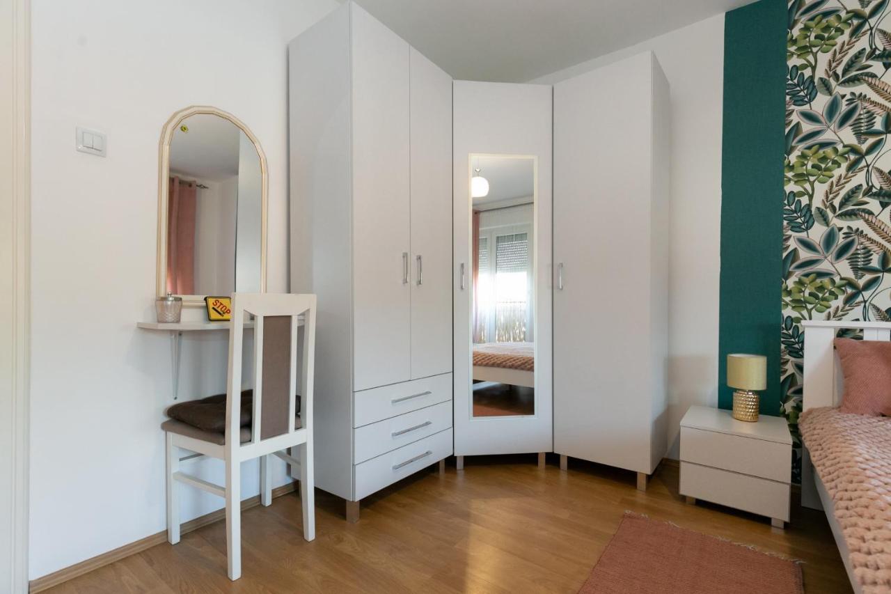 Welcome Apartman Subotica Buitenkant foto