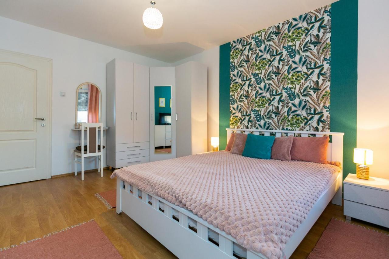 Welcome Apartman Subotica Buitenkant foto