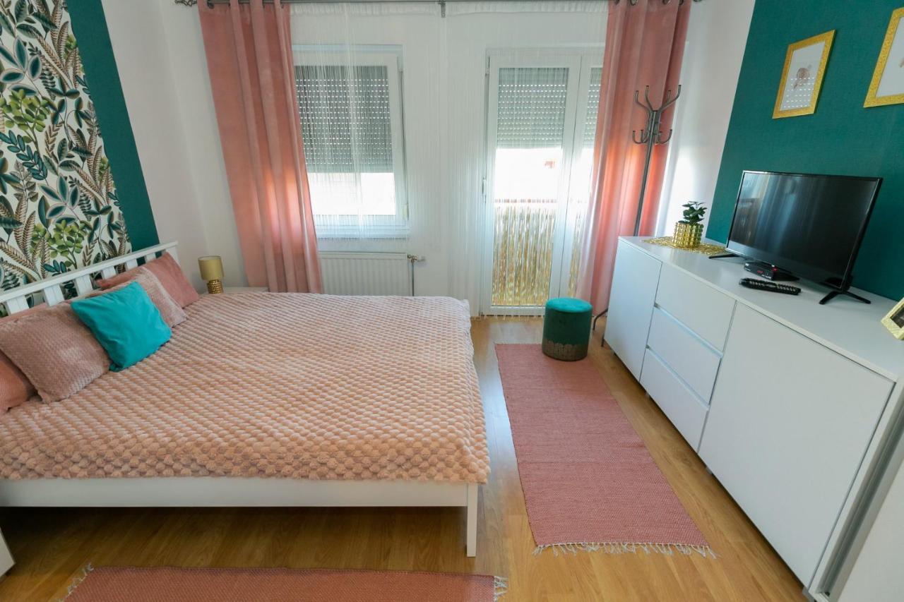 Welcome Apartman Subotica Buitenkant foto